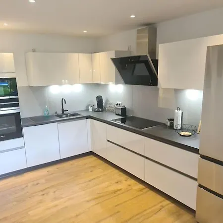 Kernsan. Souterrain-Wohnung 60Qm Mit Pool Blick Krefeld Buitenkant foto