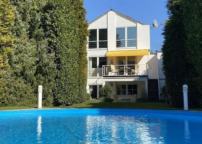 Kernsan. Souterrain-Wohnung 60Qm Mit Pool Blick