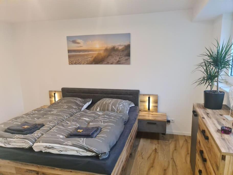 Apartment Kernsan. Souterrain-wohnung 60qm Mit Pool Blick Krefeld