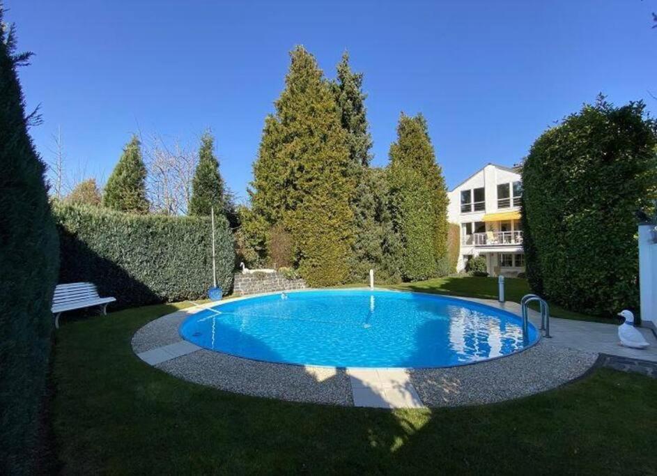 Kernsan. Souterrain-wohnung 60qm Mit Pool Blick *